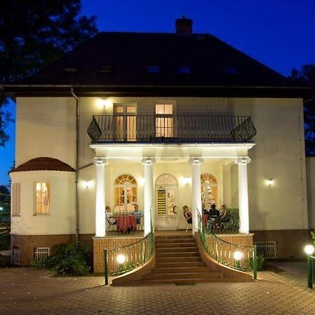 Adria Bed and Breakfast Myślibórz Exteriör bild