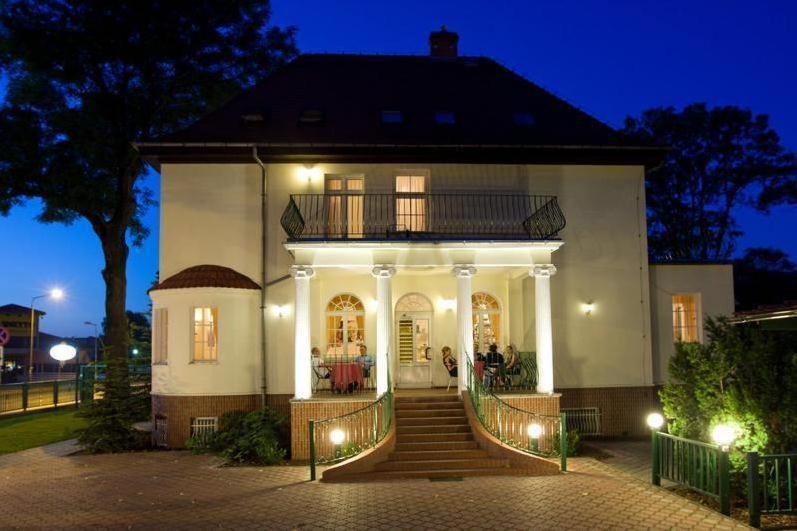Adria Bed and Breakfast Myślibórz Exteriör bild